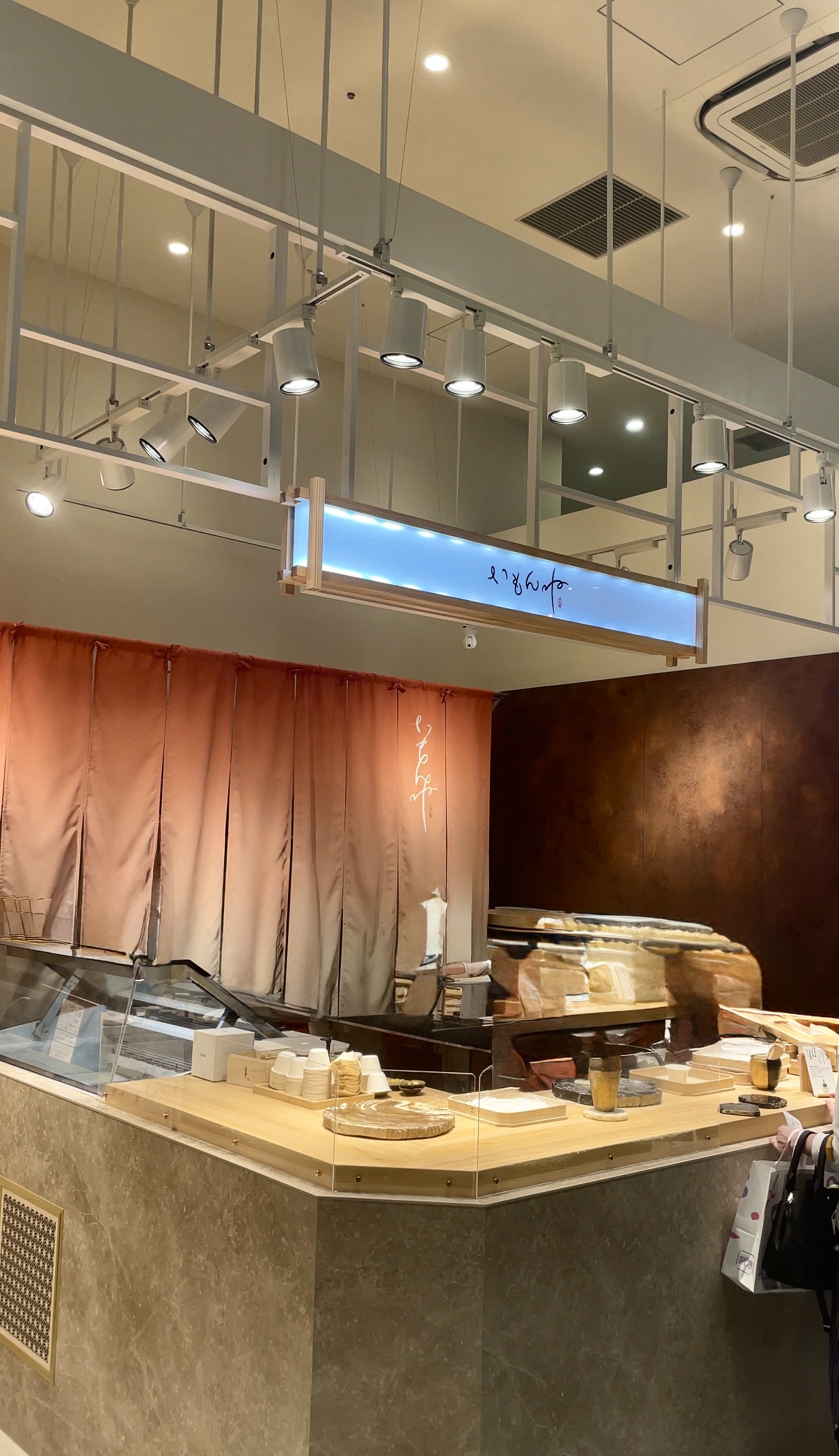 Imonne Hakata: Fukuoka’s Mochi-Wrapped Gelato Sensation